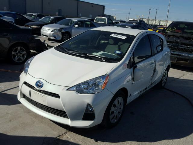 JTDKDTB32D1554680 - 2013 TOYOTA PRIUS C WHITE photo 2