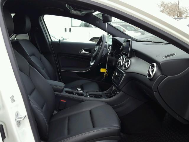WDCTG4EB4GJ219505 - 2016 MERCEDES-BENZ GLA WHITE photo 5
