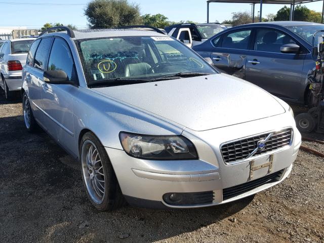 YV1MW682762161137 - 2006 VOLVO V50 T5 SILVER photo 1