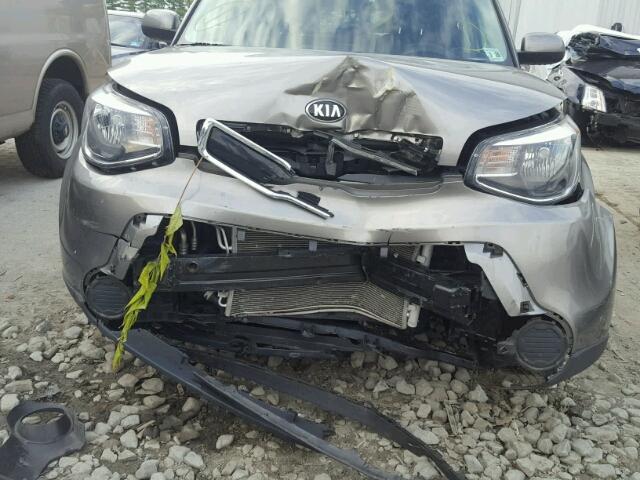 KNDJP3A57F7161053 - 2015 KIA SOUL + GRAY photo 9