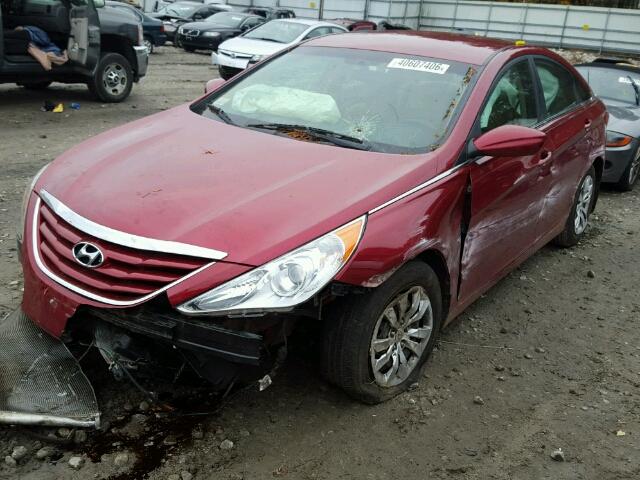 5NPEB4AC2BH261541 - 2011 HYUNDAI SONATA GLS RED photo 2