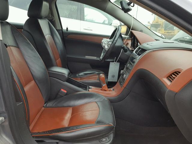 1G1ZK57B794227724 - 2009 CHEVROLET MALIBU GRAY photo 5