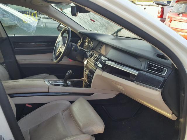 WBAKB8C58BCY65175 - 2011 BMW 750LI WHITE photo 5