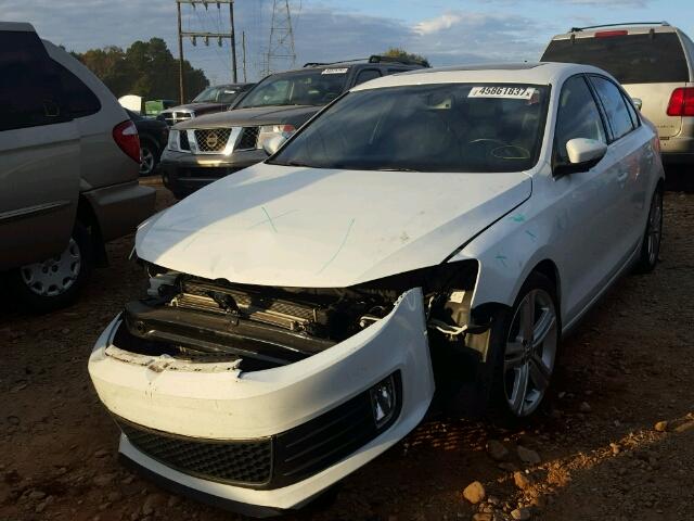 3VW4S7AJ3FM254946 - 2015 VOLKSWAGEN JETTA GLI WHITE photo 2