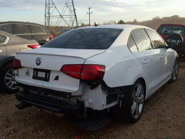 3VW4S7AJ3FM254946 - 2015 VOLKSWAGEN JETTA GLI WHITE photo 4