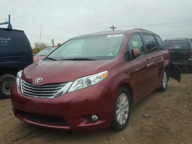 5TDDK3DC5CS034227 - 2012 TOYOTA SIENNA RED photo 2