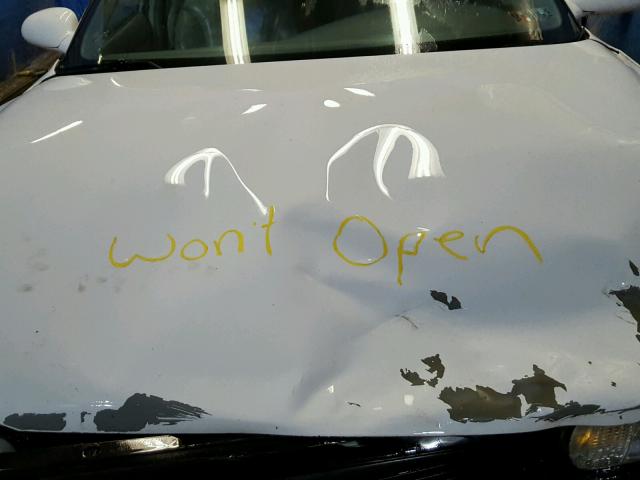 2G4WF5217W1460129 - 1998 BUICK REGAL GS WHITE photo 7