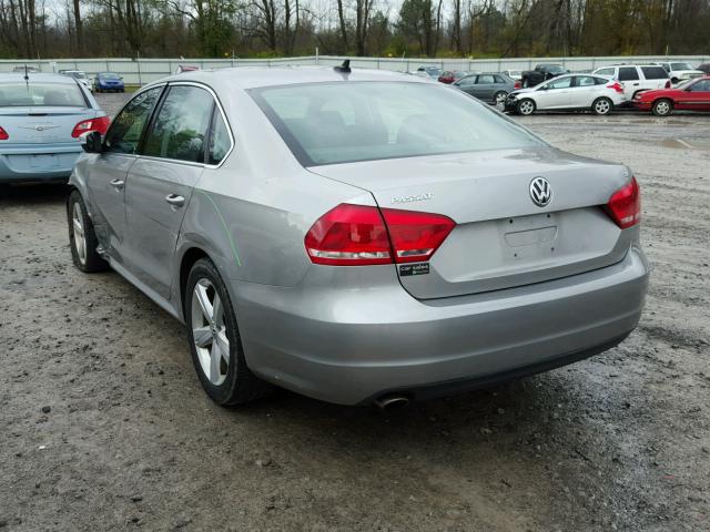 1VWBP7A38DC083118 - 2013 VOLKSWAGEN PASSAT SE GRAY photo 3
