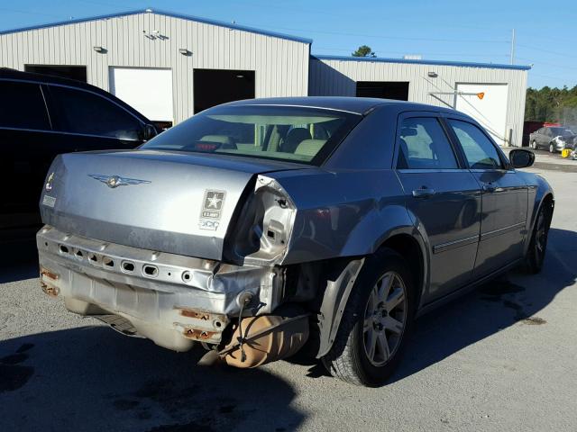 2C3KA53GX6H405464 - 2006 CHRYSLER 300 SILVER photo 4