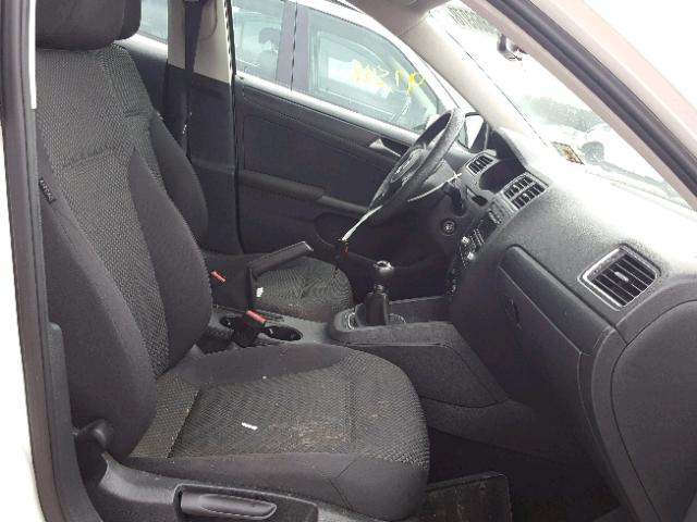 3VW1K7AJ9CM345833 - 2012 VOLKSWAGEN JETTA BASE WHITE photo 5