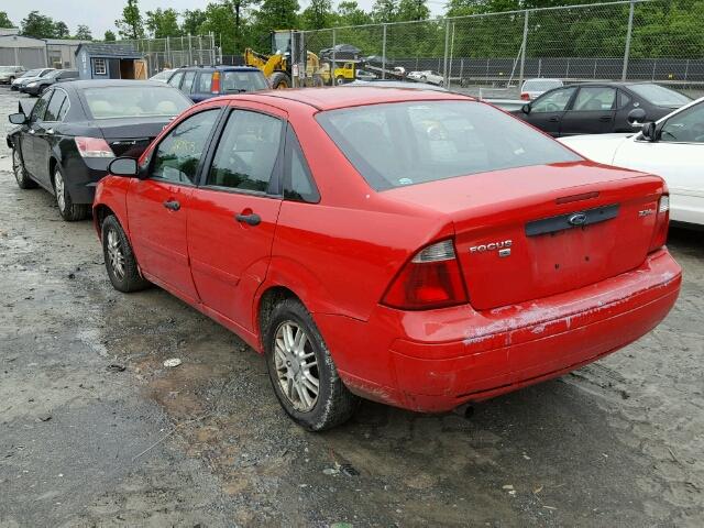 1FAFP34N56W167432 - 2006 FORD FOCUS ZX4 RED photo 3