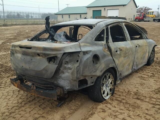 1FAHP3F22CL361750 - 2012 FORD FOCUS SE BURN photo 4