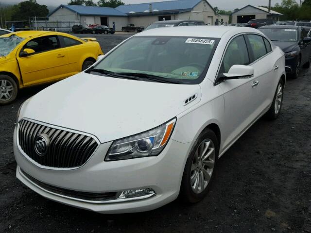 1G4GB5G36FF230035 - 2015 BUICK LACROSSE WHITE photo 2