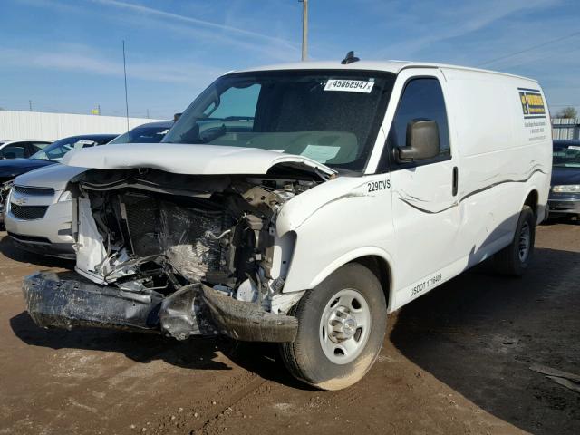 1GCZGGFG7H1181877 - 2017 CHEVROLET EXPRESS G3 WHITE photo 2