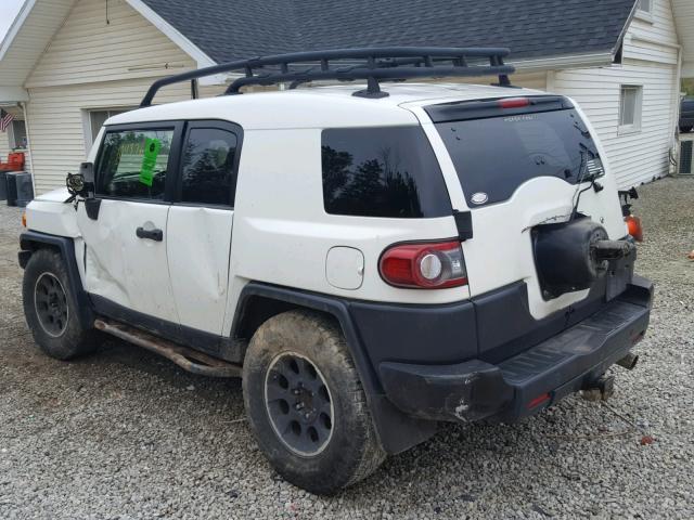 JTEBU4BF4CK119468 - 2012 TOYOTA FJ CRUISER WHITE photo 3