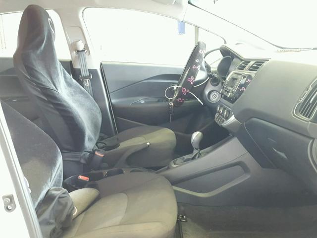 KNADM4A38H6054769 - 2017 KIA RIO LX Արծաթագույն լուսանկար 5