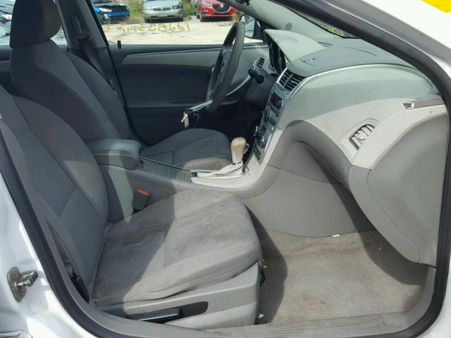 1G1ZC5EU0CF125873 - 2012 CHEVROLET MALIBU 1LT WHITE photo 5