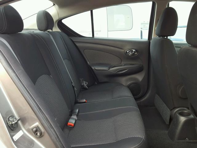 3N1CN7APXEK456271 - 2014 NISSAN VERSA S GRAY photo 6