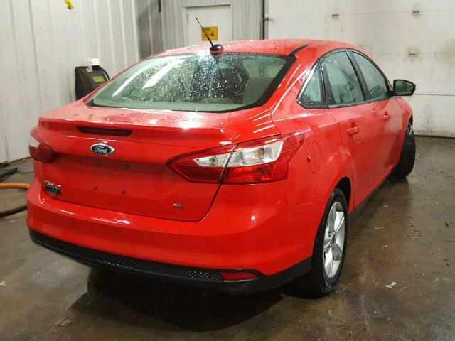 1FADP3F26DL323244 - 2013 FORD FOCUS RED photo 4