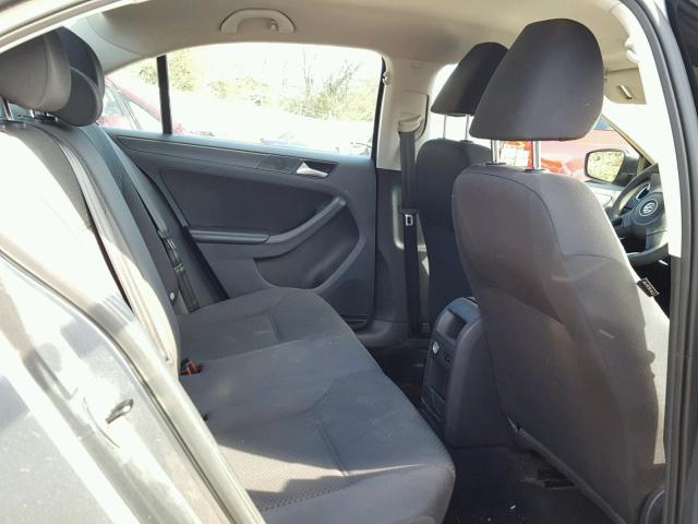3VW2K7AJ1EM241988 - 2014 VOLKSWAGEN JETTA BASE GRAY photo 6