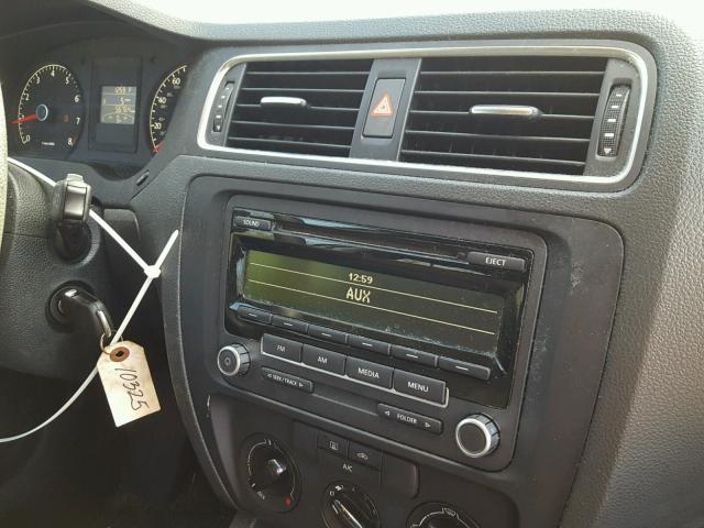 3VW2K7AJ1EM241988 - 2014 VOLKSWAGEN JETTA BASE GRAY photo 9