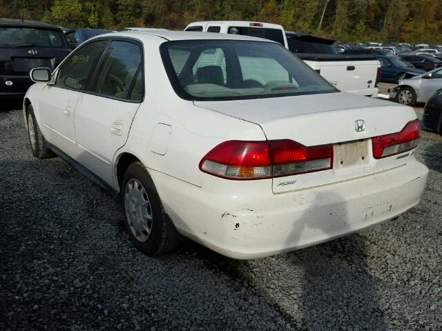 1HGCG55402A038327 - 2002 HONDA ACCORD LX WHITE photo 3