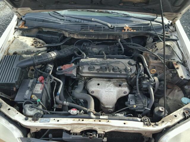 1HGCG55402A038327 - 2002 HONDA ACCORD LX WHITE photo 7