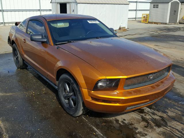 1ZVFT80N955230297 - 2005 FORD MUSTANG ORANGE photo 1