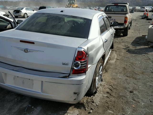 2C3CA5CV9AH327089 - 2010 CHRYSLER 300 TOURIN SILVER photo 4