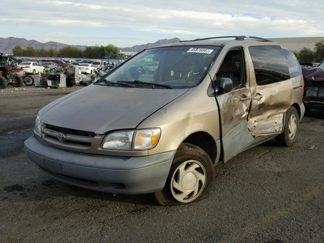 4T3ZF13C5XU127785 - 1999 TOYOTA SIENNA LE GOLD photo 2