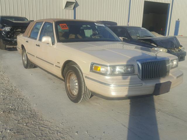 1LNLM82W0TY655214 - 1996 LINCOLN TOWN CAR BEIGE photo 1