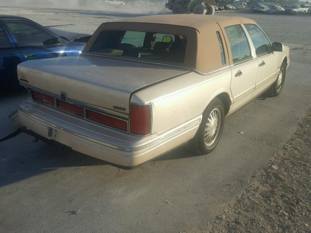 1LNLM82W0TY655214 - 1996 LINCOLN TOWN CAR BEIGE photo 4