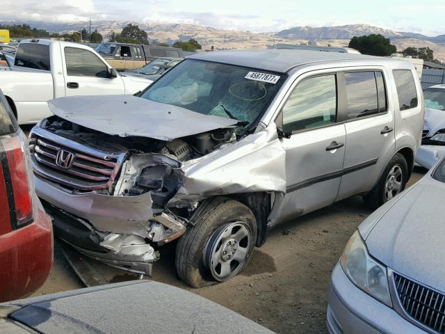 5FNYF4H20FB067075 - 2015 HONDA PILOT LX SILVER photo 2