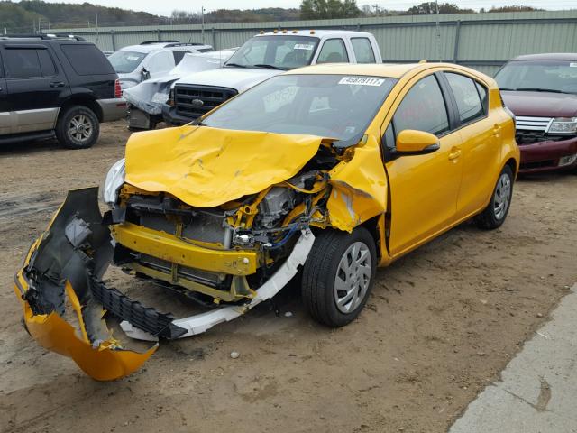 JTDKDTB36F1095494 - 2015 TOYOTA PRIUS C YELLOW photo 2