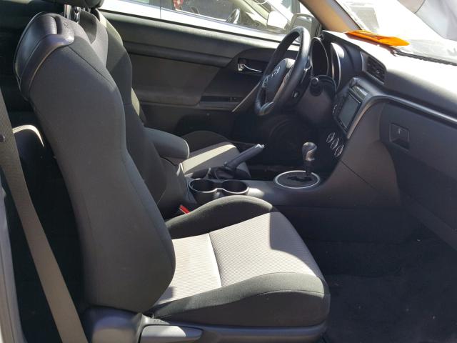 JTKJF5C7XGJ021735 - 2016 TOYOTA SCION TC 白色 照片 5