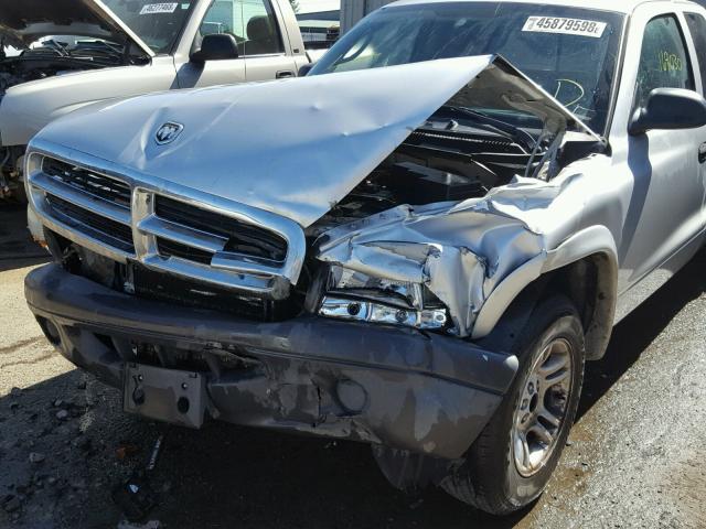 1D7GL12K84S589938 - 2004 DODGE DAKOTA SXT SILVER photo 9