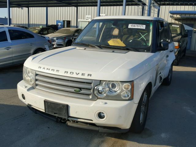 SALME15498A281105 - 2008 LAND ROVER RANGE ROVE WHITE photo 2