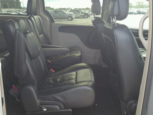 2C4RC1BGXCR282317 - 2012 CHRYSLER TOWN & COU 银色 照片 6