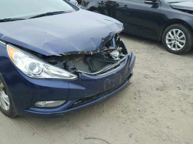 5NPEC4AC2DH644265 - 2013 HYUNDAI SONATA SE BLUE photo 9