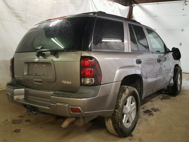 1GNDT13S982103646 - 2008 CHEVROLET TRAILBLAZE GRAY photo 4