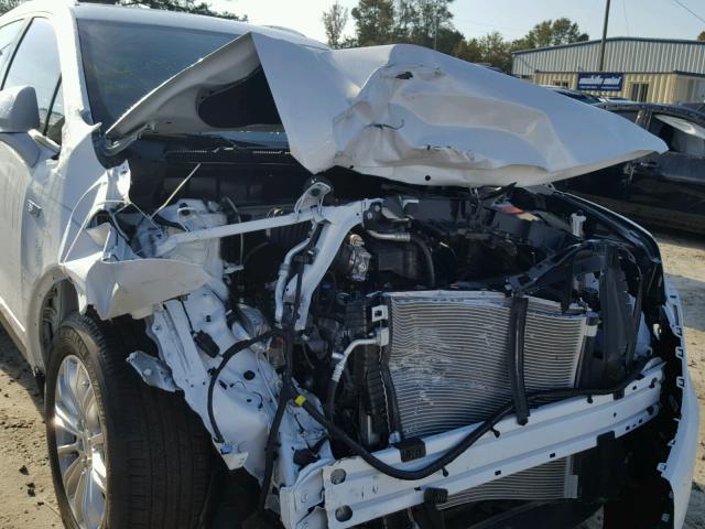 1GYKNARS0JZ117346 - 2018 CADILLAC XT5 WHITE photo 9