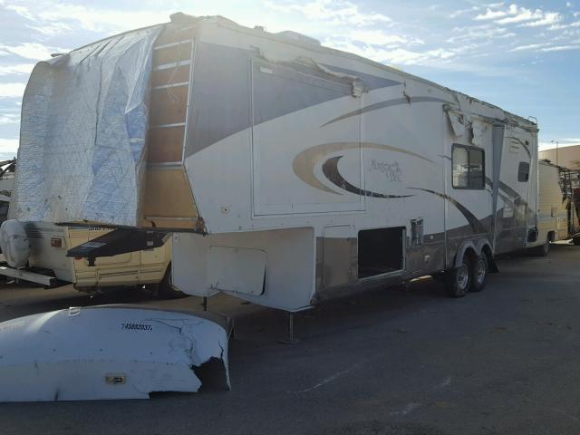 4EZFS36356S018139 - 2006 MONT 5TH WHEEL WHITE photo 2