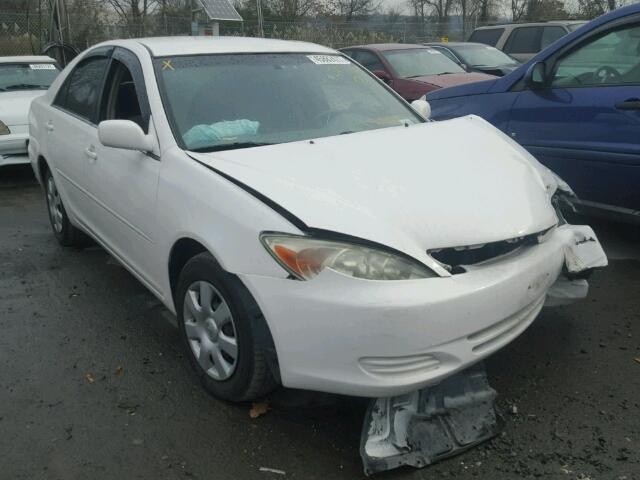 4T1BE32K52U050264 - 2002 TOYOTA CAMRY LE WHITE photo 1