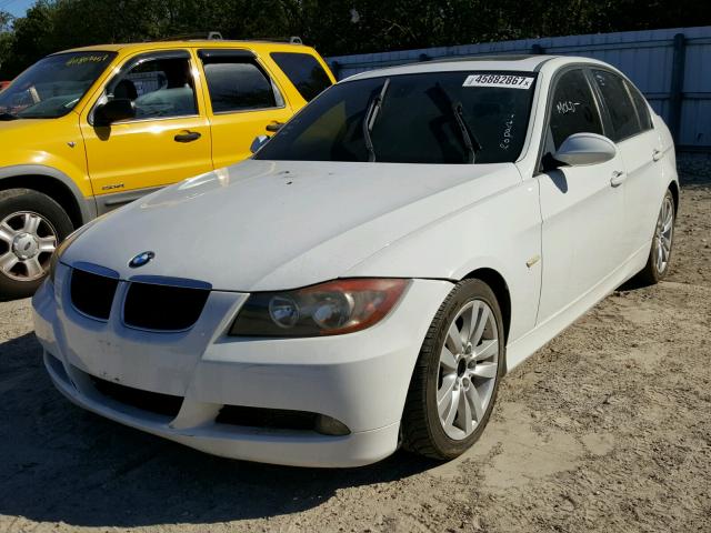 WBAVA33527KX72877 - 2007 BMW 328 I WHITE photo 2