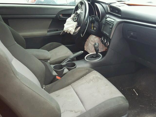 JTKJF5C74FJ004072 - 2015 TOYOTA SCION TC 石墨色 照片 5