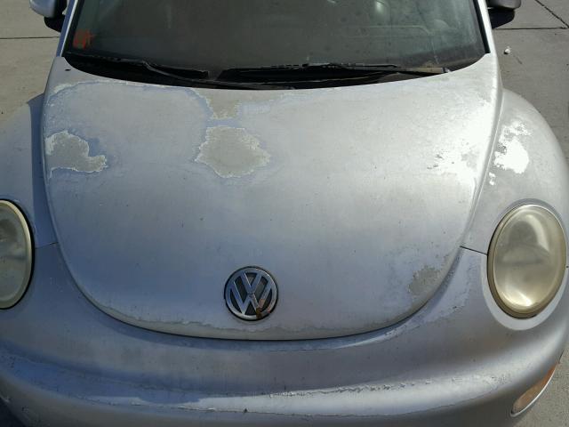 3VWCC21C8YM418997 - 2000 VOLKSWAGEN NEW BEETLE 银色 照片 9