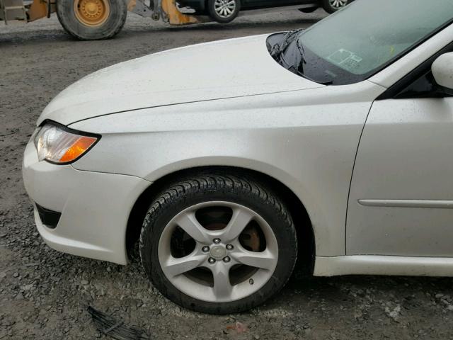 4S3BL616586222922 - 2008 SUBARU LEGACY 2.5 WHITE photo 10