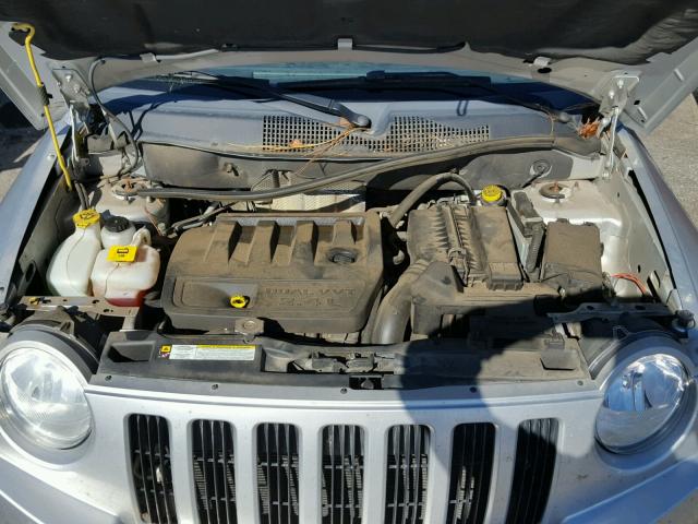 1J4NT4FB5AD591797 - 2010 JEEP COMPASS SP SILVER photo 7