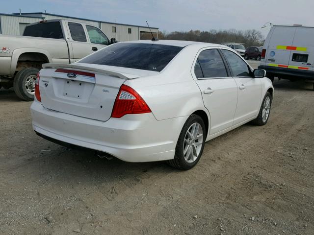 3FAHP0JA4CR180843 - 2012 FORD FUSION WHITE photo 4