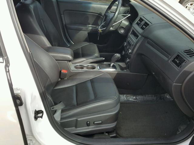 3FAHP0JA4CR180843 - 2012 FORD FUSION WHITE photo 5